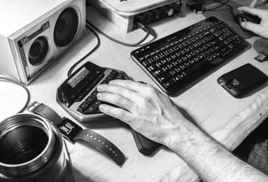 艾佛森经典对决：坚韧与决心铸就篮球传奇