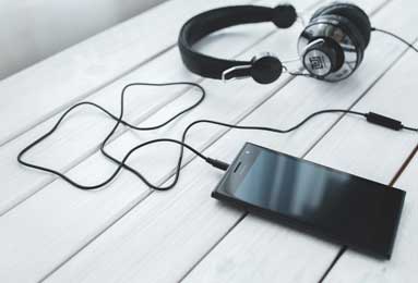 艾佛森经典对决：坚韧与决心铸就篮球传奇